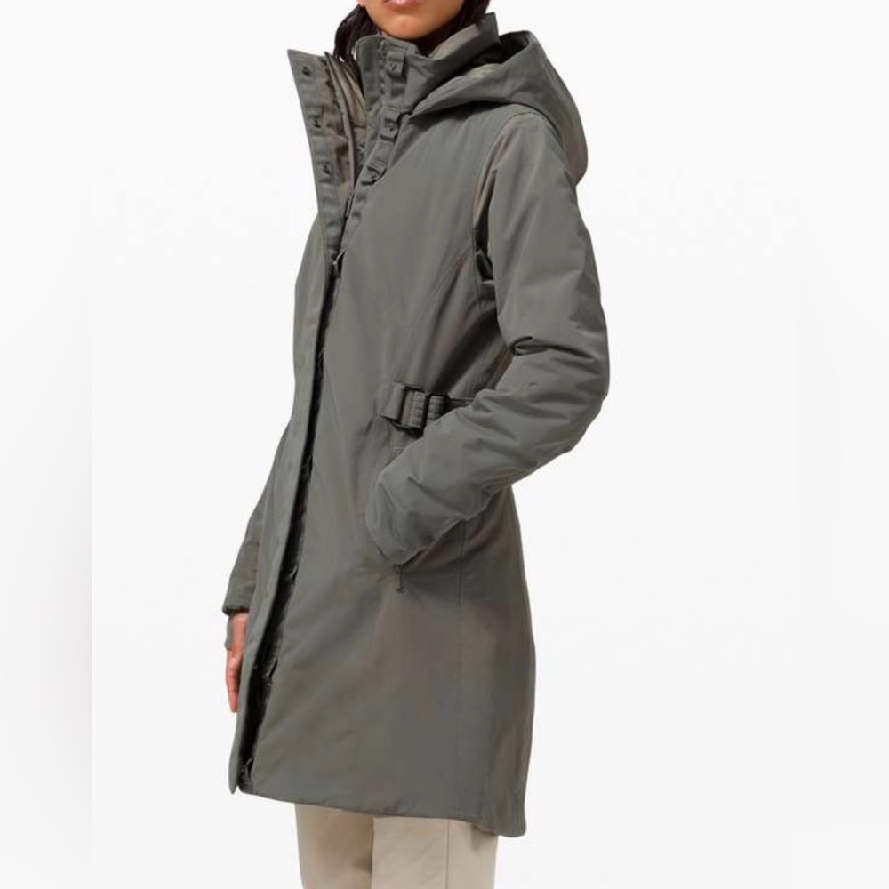 lululemon Apres It All Jacket 6 Grey Sage EUC Like New